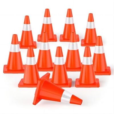 سعر جيد 18in 28in PVC مخاريط السلامة المرورية آمن دائم لوقوف السيارات على الطرق الانترنت